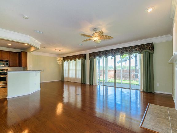 5th image of 11251 Castlemain Cir N