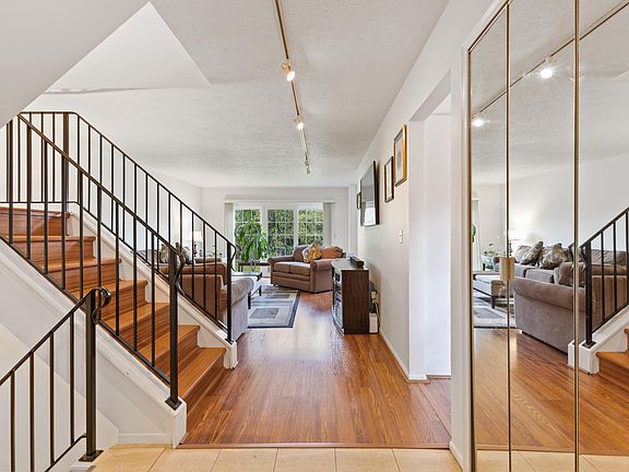 3rd image of 26470 Summerdale Dr