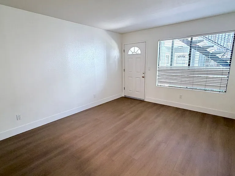4440 Cherokee Ave #3 — Photo 2
