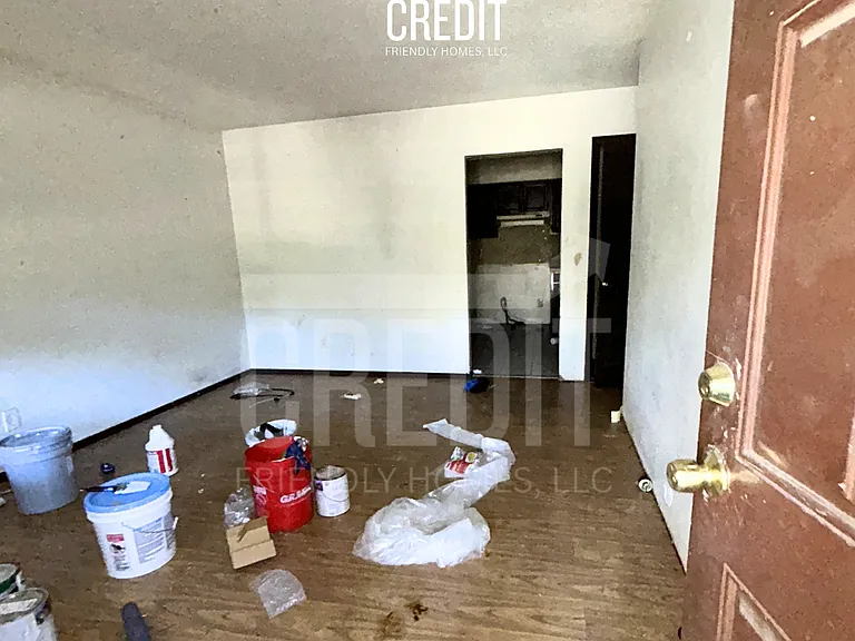 1621 Chambers Rd — Photo 3