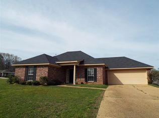 334 Greystone Point, Terry, MS 39170