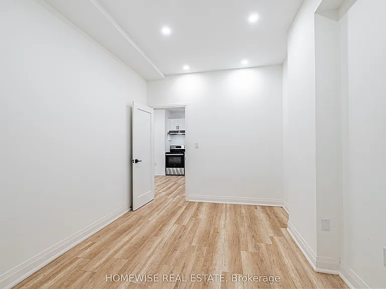 11 Craig Cres #LOWER — Photo 15