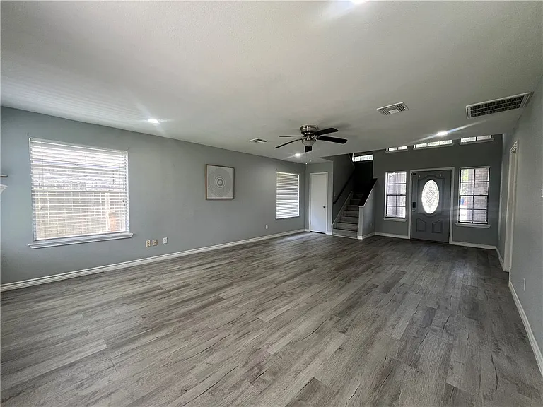 3034 Twin Creek Dr — Photo 6