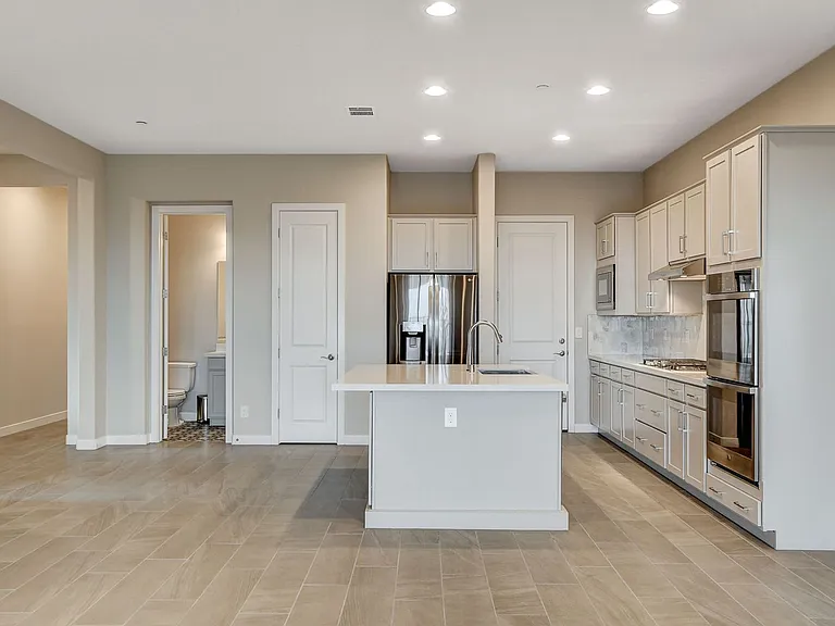 94 Nine Mile Creek Dr — Photo 10