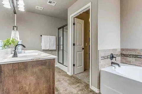 12421 Edison Dr — Photo 8