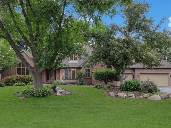 8950 Hidden Meadow Rd, Woodbury, MN 55125