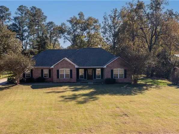 218 Golden Leaf Ln, Pineville, LA 71360