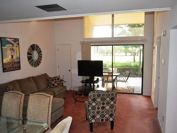 4th image of 39 Aspen Dr