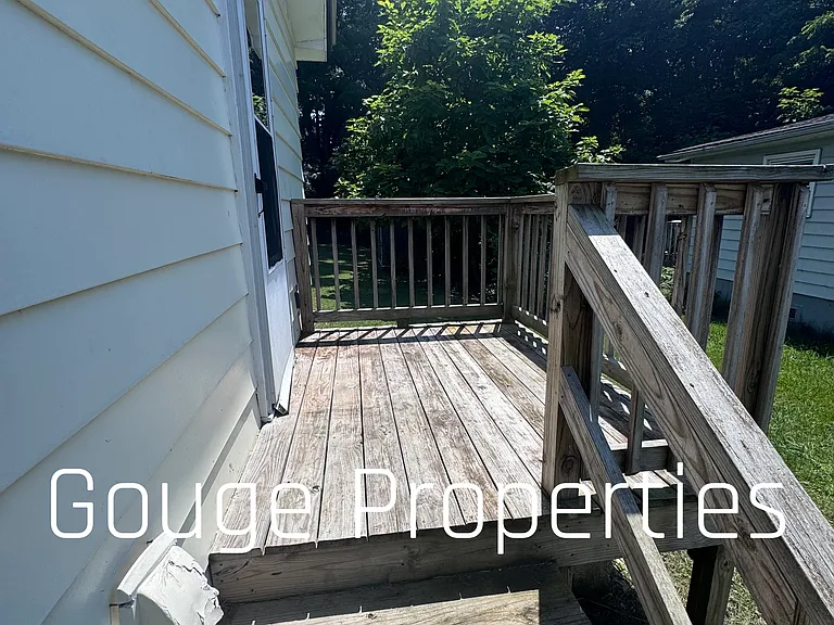 911 N Boone St — Photo 8