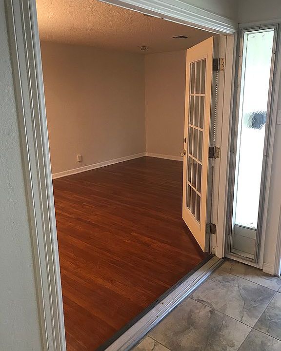 1st image of 218 Millwood Ln