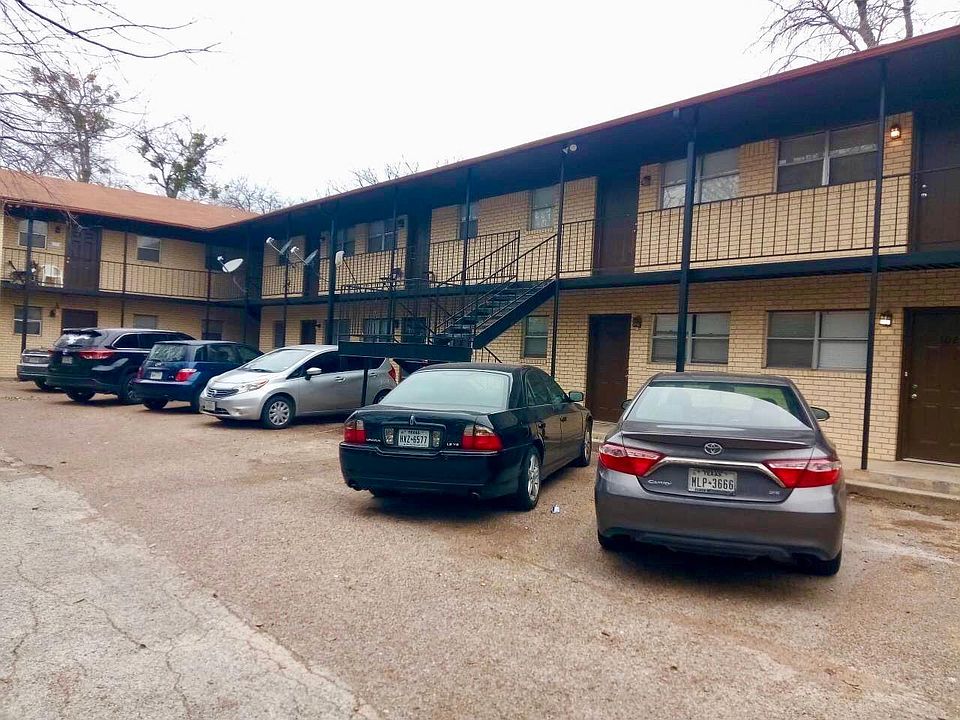 1st image of 703 N Gilmer St #206