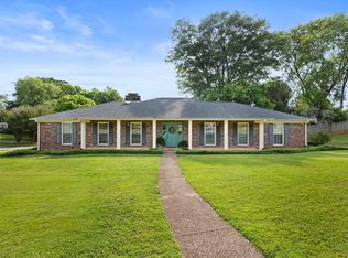 1925 S Beechwood Dr, Florence, AL 35630