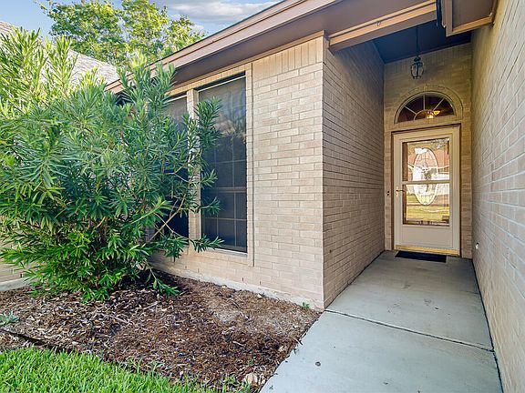 2nd image of 216 Meadow Brook Dr