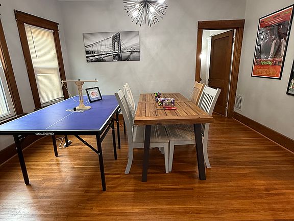 5th image of 98 Fairchild Pl