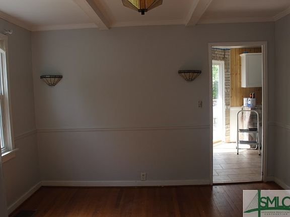 5th image of 6 E Derenne Court