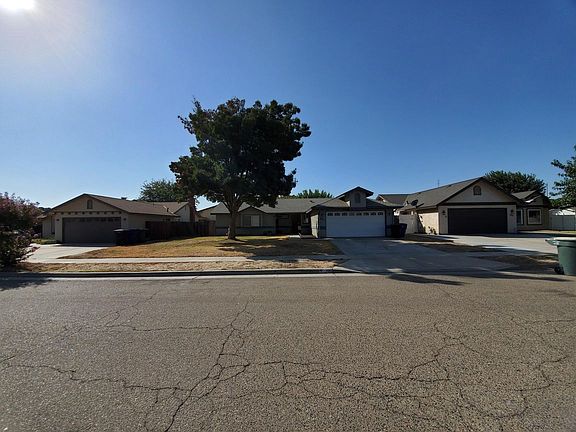 2nd image of 755 Rosewood Ln