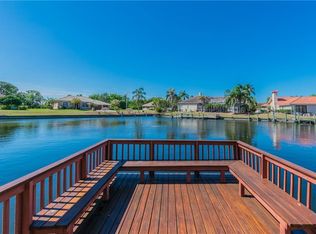 9806 Bay Island Dr, Tampa, FL 33615