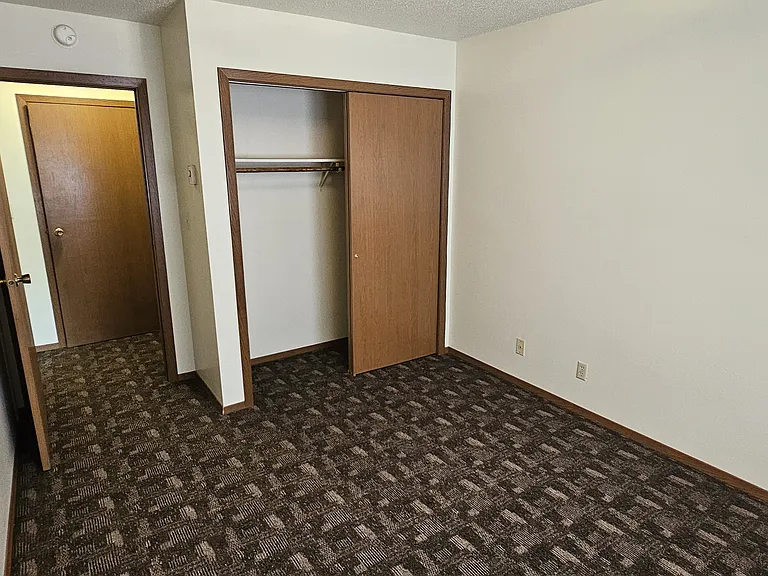 126 W 6th St #5 — Photo 7