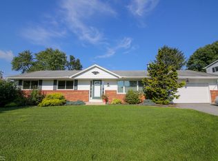 1600 Cherry Ln, Macungie, PA 18062