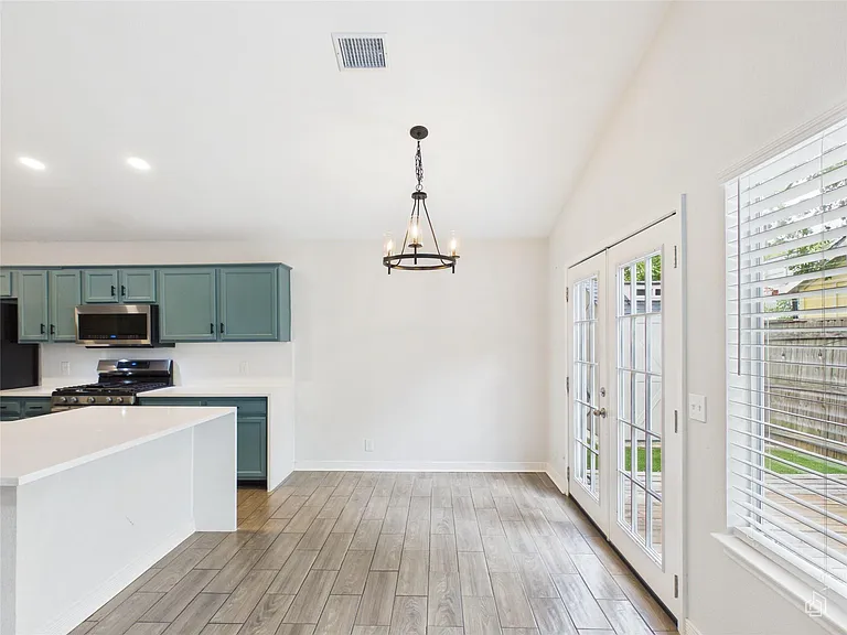 7400 Crepe Myrtle Dr — Photo 9
