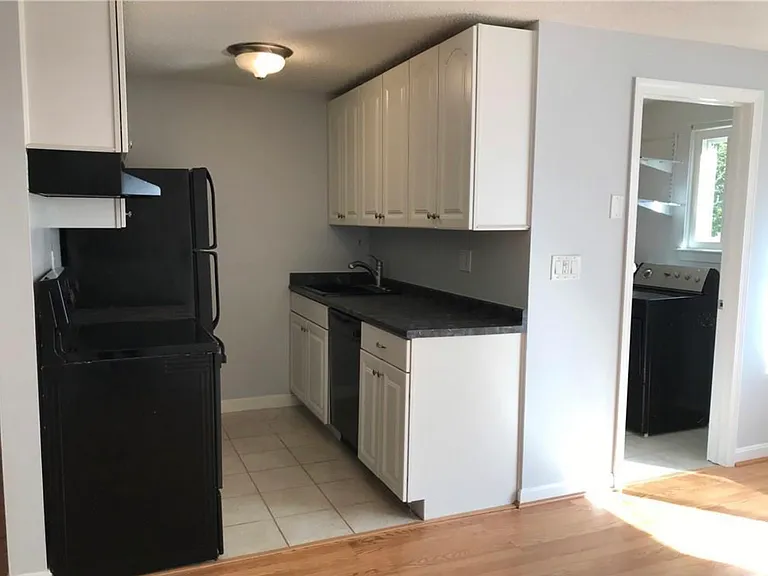 296 Meridian St #A — Photo 5