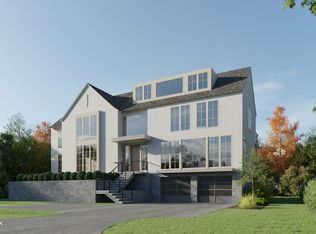 30 Meadowbank Rd, Old Greenwich, CT 06870