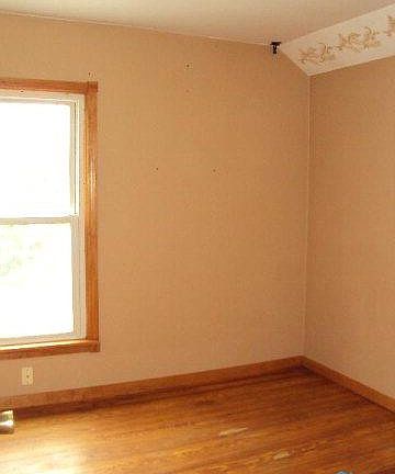 4th image of 275 4th St