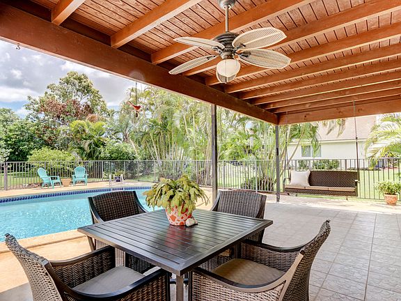 Home For Sale In CHANNING VILLAS OF WELLINGTON PH II