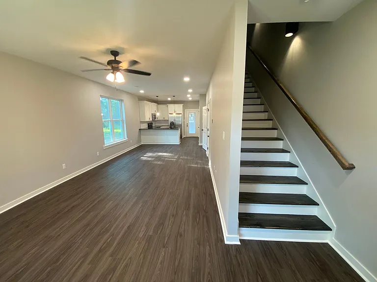 606 SW 3rd St #2 — Photo 5