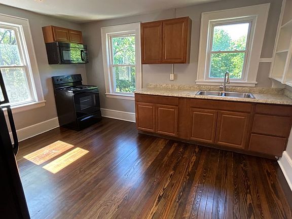 2nd image of 1334 Chapman Ave SW APT 4