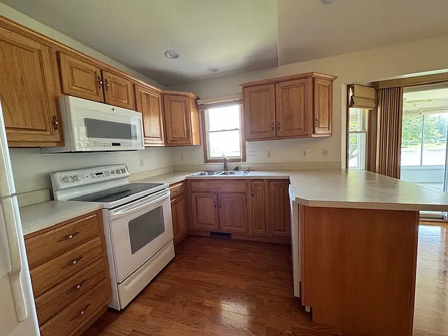 3902 Marryat Dr — Photo 30