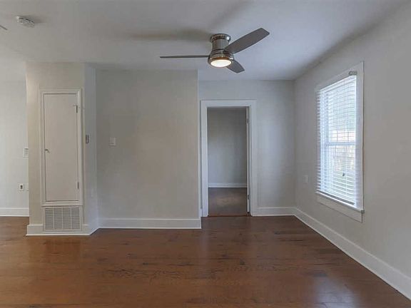 3rd image of 1800 W Wright St