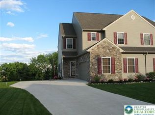 8376 Scenic View Dr, Breinigsville, PA 18031