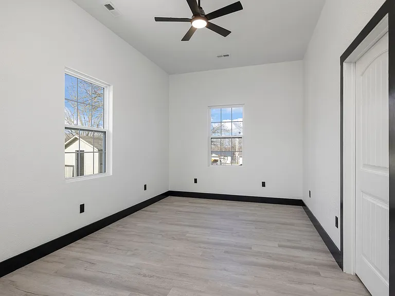 217 W Ramsey St — Photo 11