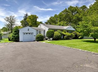271 Summit Rd, Mountainside, NJ 07092