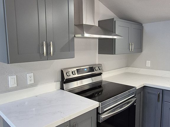 2nd image of 6010 Lake Washington Blvd SE
