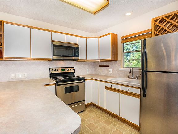 5th image of 807 Southcrest Dr