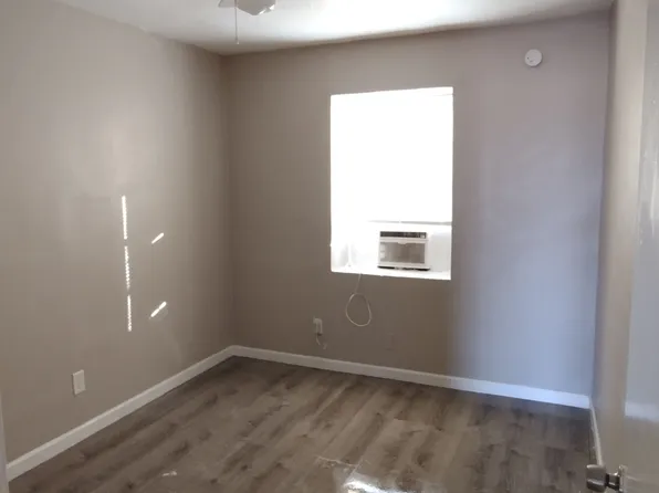 940 E Hattie St APT 202, Fort Worth, TX 76104