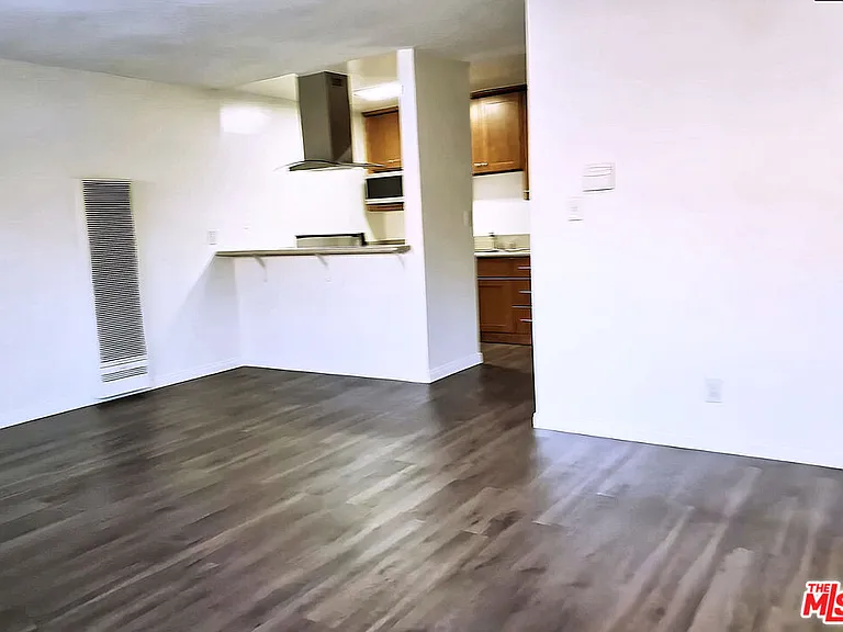 2025 Sepulveda Blvd #7 — Photo 5