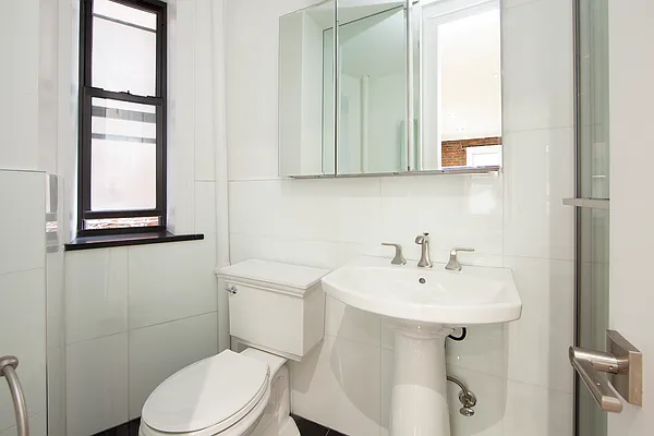 Rented by R New York | media 38