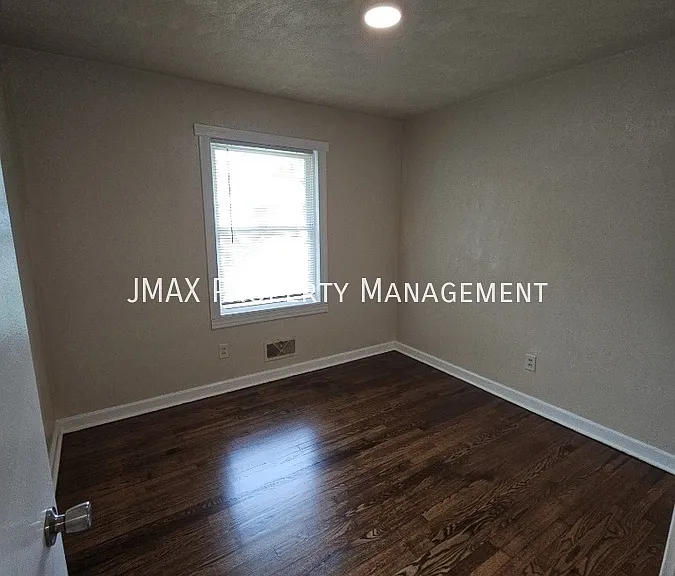 1515 Dunbar St NW — Photo 13