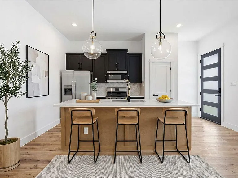 4027 Cork Dr — Photo 2
