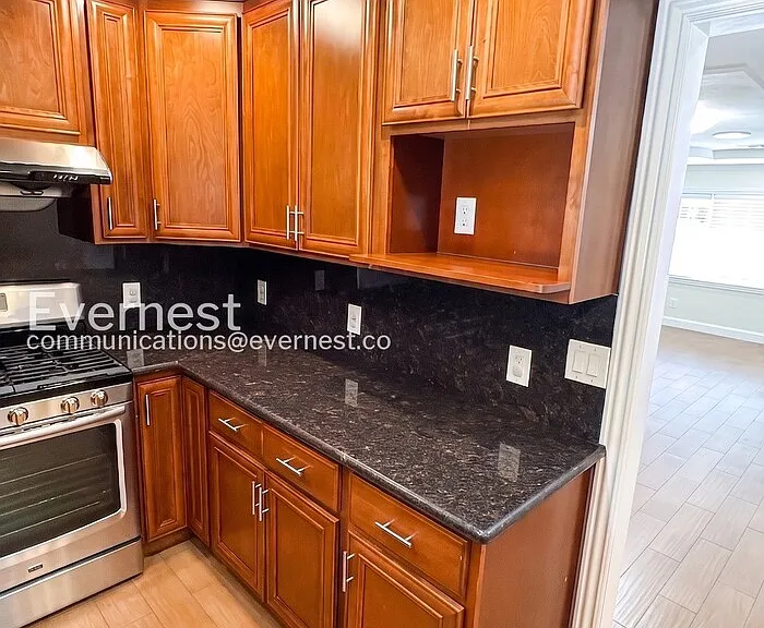 1111 Madera Ave — Photo 7