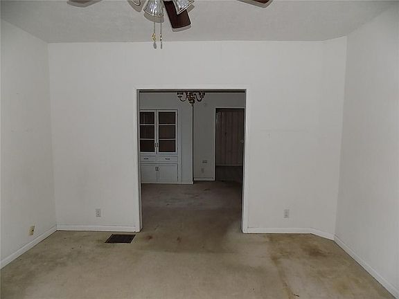 5th image of 2550 S McClure St