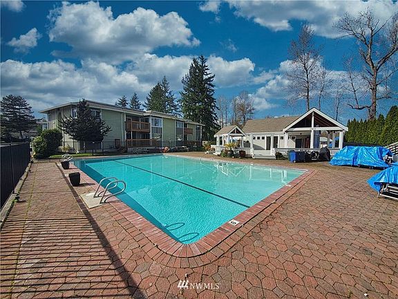 3rd image of 17212 NE 45th St #95