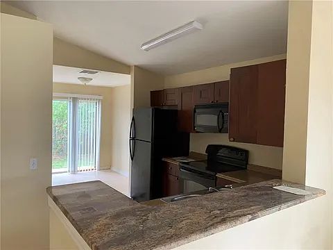 4th image of 4825 30th Ave