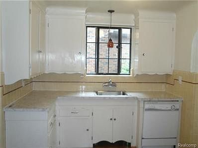 4th image of 439 McKinley Ave
