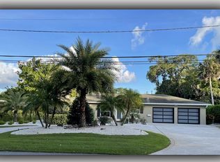 107 9th St, New Smyrna Beach, FL 32168