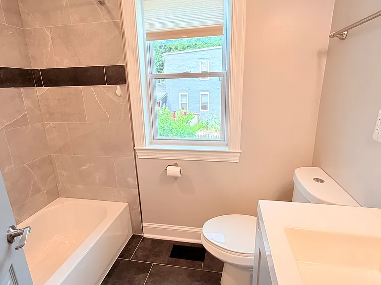 9133 Baltimore St — Photo 19