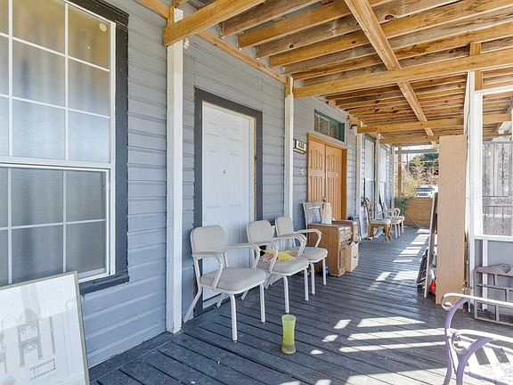 4th image of 426 Front St